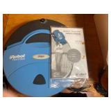 Roomba iRobot room cleaner with rem... Roomba iRobot room cleaner with rem...