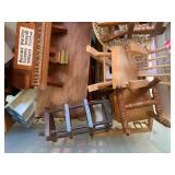 Miniature people, furniture; basket... Miniature people, furniture; basket...