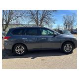 2013 NISSAN PATHFINDER SV *133k Miles | 4x4 | 3rd Row Seating* (NO RESERVE)