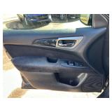 2013 NISSAN PATHFINDER SV *133k Miles | 4x4 | 3rd Row Seating* (NO RESERVE)