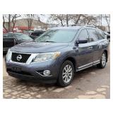 2013 NISSAN PATHFINDER S *2 Owner | 4x4 | 3rd Row Seating* (NO RESERVE)