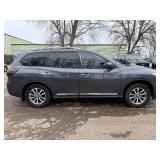 2013 NISSAN PATHFINDER S *2 Owner | 4x4 | 3rd Row Seating* (NO RESERVE)