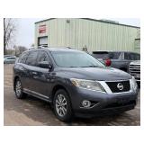 2013 NISSAN PATHFINDER S *2 Owner | 4x4 | 3rd Row Seating* (NO RESERVE)