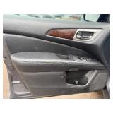 2013 NISSAN PATHFINDER S *2 Owner | 4x4 | 3rd Row Seating* (NO RESERVE)