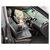 2013 NISSAN PATHFINDER S *2 Owner | 4x4 | 3rd Row Seating* (NO RESERVE)