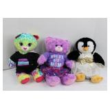 Build-A-Bear Workshop Plush Bears Trio - Rainbow Tie-Dye Bear, World's Best Mom Bear, Bride Penguin Build-A-Bear Workshop Plush Bears Trio - Rainbow Tie-Dye Bear, World's Best Mom Bear, Bride Penguin