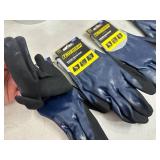 4 New Pairs of True Grip Water Resistant Work Gloves - Size Medium