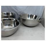 3 New Bene Casa Stainless Steel Mixing Bowls