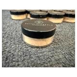 25 Jars Of Savvy Minerals Foundation