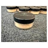 25 Jars Of Savvy Minerals Foundation