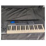 M-Audio Axiom 49 MIDI Keyboard Controller with 16 Pads & 8 Faders M-Audio Axiom 49 MIDI Keyboard Controller with 16 Pads & 8 Faders