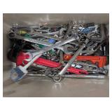 Craftsman & Crescent Hand Tools - Wrenches, Pliers, Screwdrivers, Level, Hammer Craftsman & Crescent Hand Tools - Wrenches, Pliers, Screwdrivers, Level, Hammer