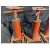 Industrial Screw Jacks with Base Plates (Lot of 4) Industrial Screw Jacks with Base Plates (Lot of 4)