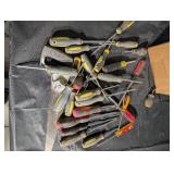 Assorted Screwdrivers - Flathead & Phillips, Mixed Sizes Assorted Screwdrivers - Flathead & Phillips, Mixed Sizes