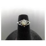 .925 Sterling Silver Inlayed Pearl Ring Size 4 .925 Sterling Silver Inlayed Pearl Ring Size 4