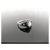 .925 Sterling Silver Inlayed Pearl Ring Size 4 .925 Sterling Silver Inlayed Pearl Ring Size 4
