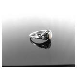 .925 Sterling Silver Inlayed Pearl Ring Size 4 .925 Sterling Silver Inlayed Pearl Ring Size 4