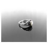.925 Sterling Silver Inlayed Pearl Ring Size 4 .925 Sterling Silver Inlayed Pearl Ring Size 4