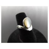 .925 Sterling Silver Inlayed Mother of Pearl Ring Size 6 .925 Sterling Silver Inlayed Mother of Pearl Ring Size 6