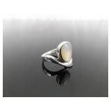 .925 Sterling Silver Inlayed Mother of Pearl Ring Size 6 .925 Sterling Silver Inlayed Mother of Pearl Ring Size 6