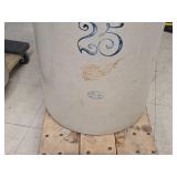 Red Wing 25-Gallon Stoneware Crock 25' x 19 1/2' Red Wing 25-Gallon Stoneware Crock 25' x 19 1/2'