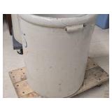 Red Wing 25-Gallon Stoneware Crock 25' x 19 1/2' Red Wing 25-Gallon Stoneware Crock 25' x 19 1/2'