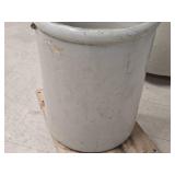 Red Wing 25-Gallon Stoneware Crock 25' x 19 1/2' Red Wing 25-Gallon Stoneware Crock 25' x 19 1/2'
