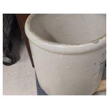 Red Wing Union Stoneware 25-Gallon Stoneware Crock / Birch Leaf pattern / 21' x 22' Red Wing Union Stoneware 25-Gallon Stoneware Crock / Birch Leaf pattern / 21' x 22'