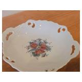 Lot of (5) Porcelain Bowls by Villeroy & Boch / Floral Design (on outside) / 3-1/2' x 3-3/4' (x3) and 8'D x 1.5' (x2)