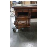 Michael Amini signature piece Michael Amini signature piece