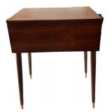 Singer 185K3 Sewing Machine in Vintage Wood Table - 31 x 24 x 16.5 in