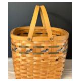 DR - Wicker Basket with Duck Motif & Wood Handles - 14-in Tall