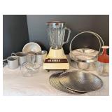 DR - Hamilton Beach Blender 14-Speed & Vintage Kitchenware Set - Glass Jar, Mugs & Bakeware