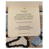NEW HOOKED ACCENT RUG BEE