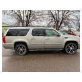 2008 CADILLAC ESCALADE ESV *All Wheel Drive* (NO RESERVE)