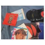 Lot of 45 records, many popular art... Lot of 45 records, many popular art...