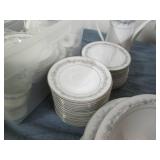 Style house china set... Style house china set...