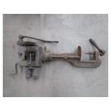 Pexto Pipe Crimper w/Table Clamp Base