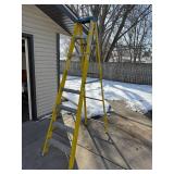 Werner 8 ft Non-Conductive Fiberglass Step Ladder - 250 lb Load Capacity