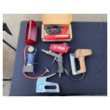 Central Pneumatic Gravity Feed Blast Gun 95793 with Hose & Box