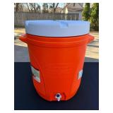 Rubbermaid 10-Gallon Drinking Water Jug
