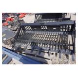 Universal Mount Bobcat Skid Loader Skid Steer 80' Heavy Duty Rock Bucket With Cutting Teeth Universal Mount Bobcat Skid Loader Skid Steer 80' Heavy Duty Rock Bucket With Cutting Teeth