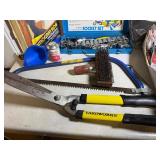 Hunter sockets , glue gun, knee pads and more. Garage lot