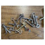 X-Acto knife set and an Ungar Electric Pencil set plus vintage level and skeleton keys