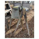 4 saw horses
