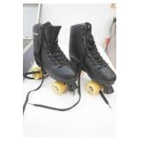 Like New Size 7 Roller Skates & Case. Skate Gear