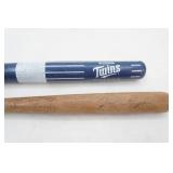 Vintage souvenir mini baseball bats. Minnesota Twins & Louisville Slugger 125