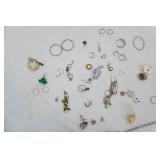 Jewelry Lot: Assorted Costume Jewelry.