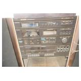 Sylvania Hi FI Stereo System. Record Player, CD , Tape, AM/FM