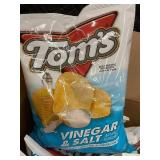 TN 3 - Tom's Vinegar & Salt Potato Chips 5 oz - 9-Pack